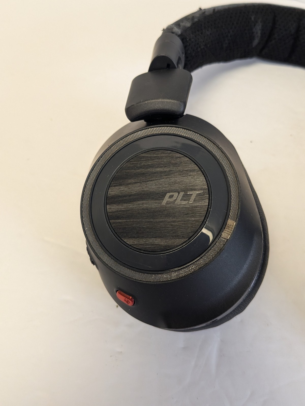 Plantronics Voyager PLT B8200 Bluetooth Headphones No Dongle **See Photos