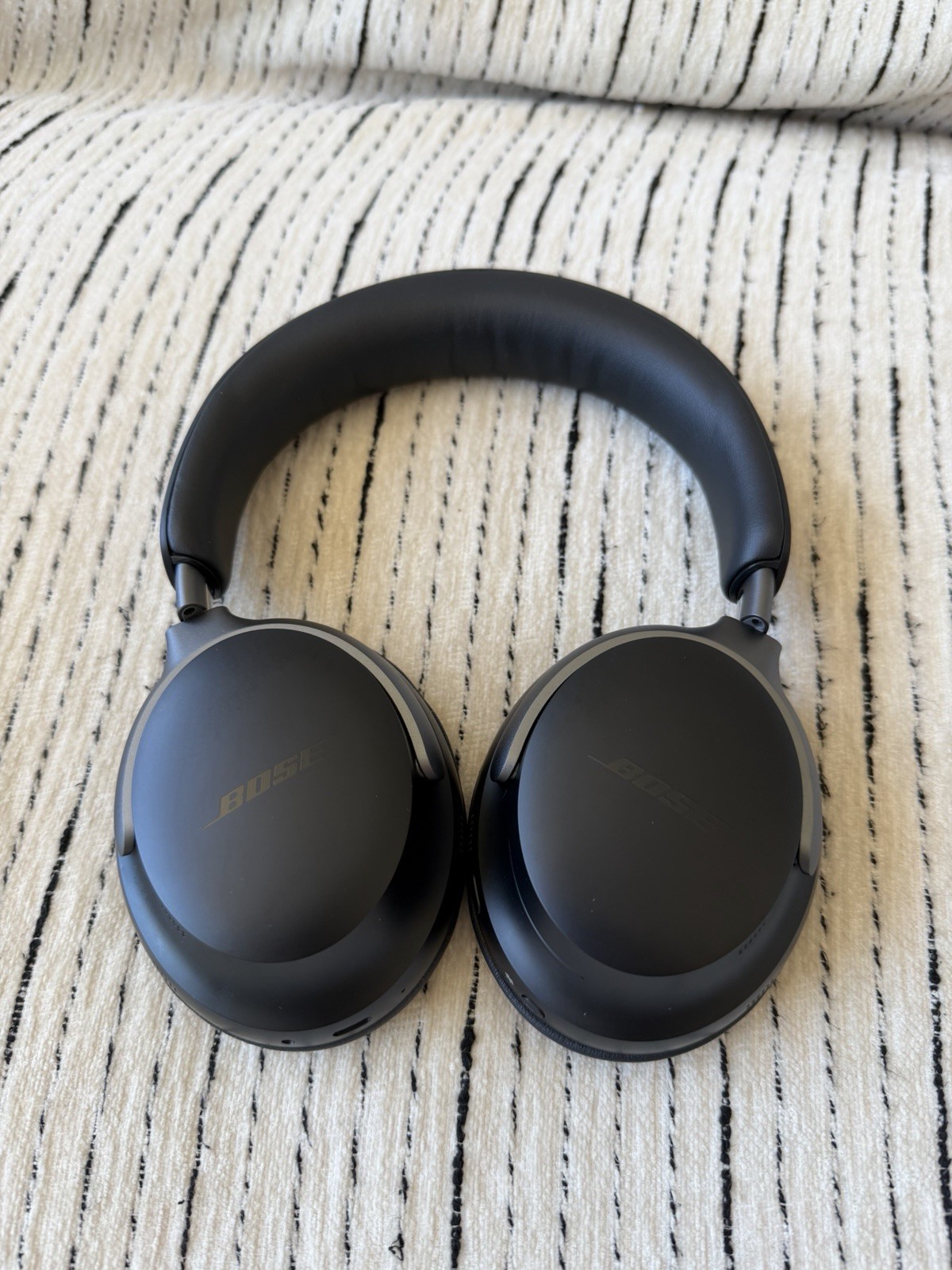 Bose QuietComfort Ultra Over-Ear Headphones In Outstanding Condition