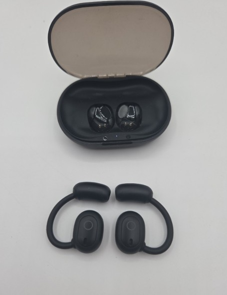 2Boom & Y80 Wireless Earbuds Lot – Both Tested Working – Charging Cases Included