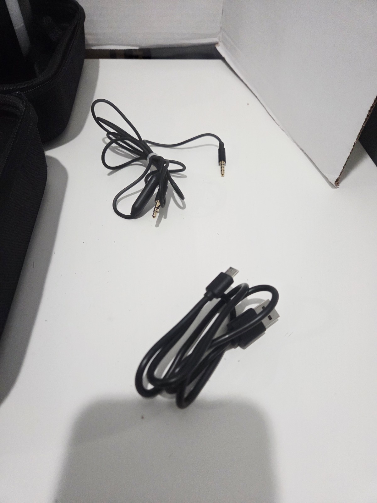 Brookstone Headphone Wireless Cat Ear Headphones AR102A4BKA Bluetooth WORKS