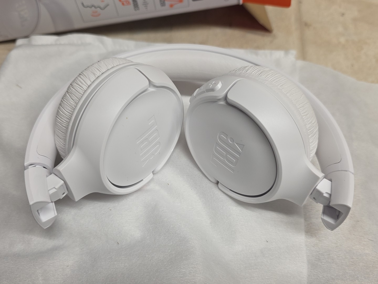 JBL Tune 520BT Wireless Bluetooth On-Ear Headphones – White Opened Box