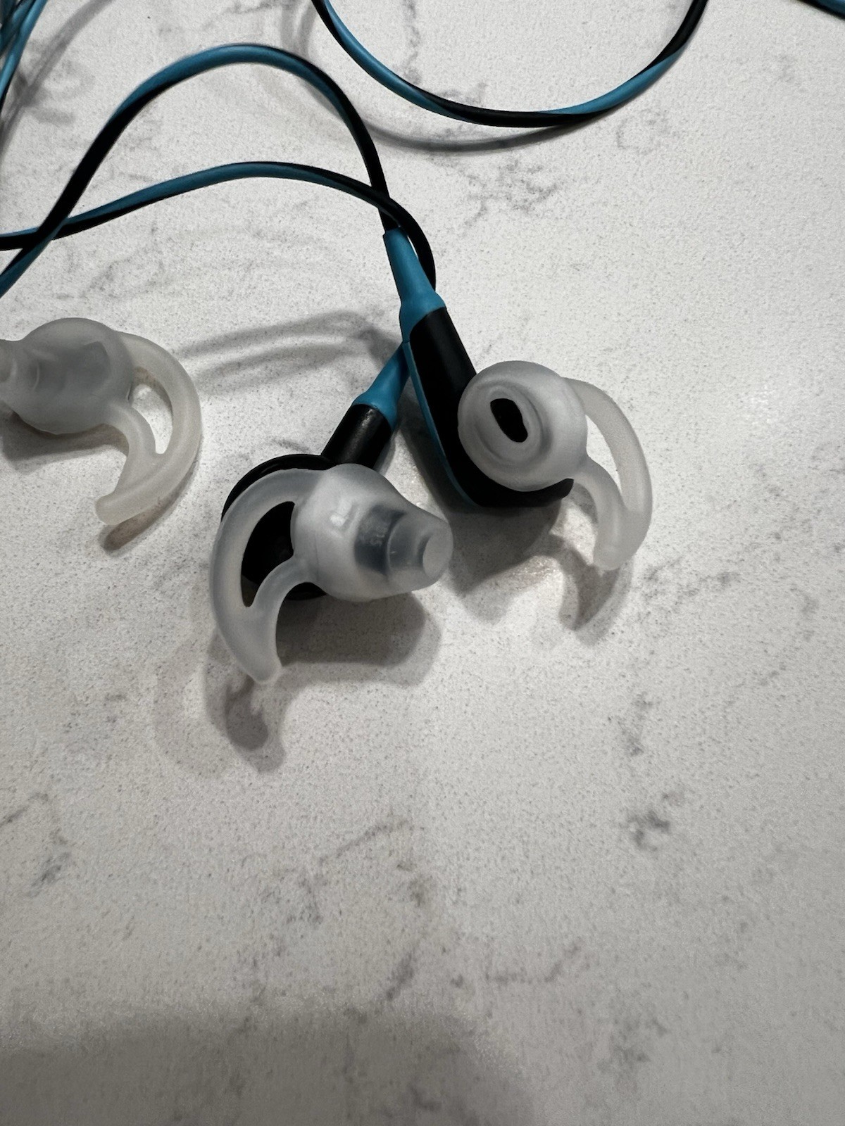 Bose SoundSport Wireless Bluetooth Earbuds Sport Headphones w/ Case Tested Aqua