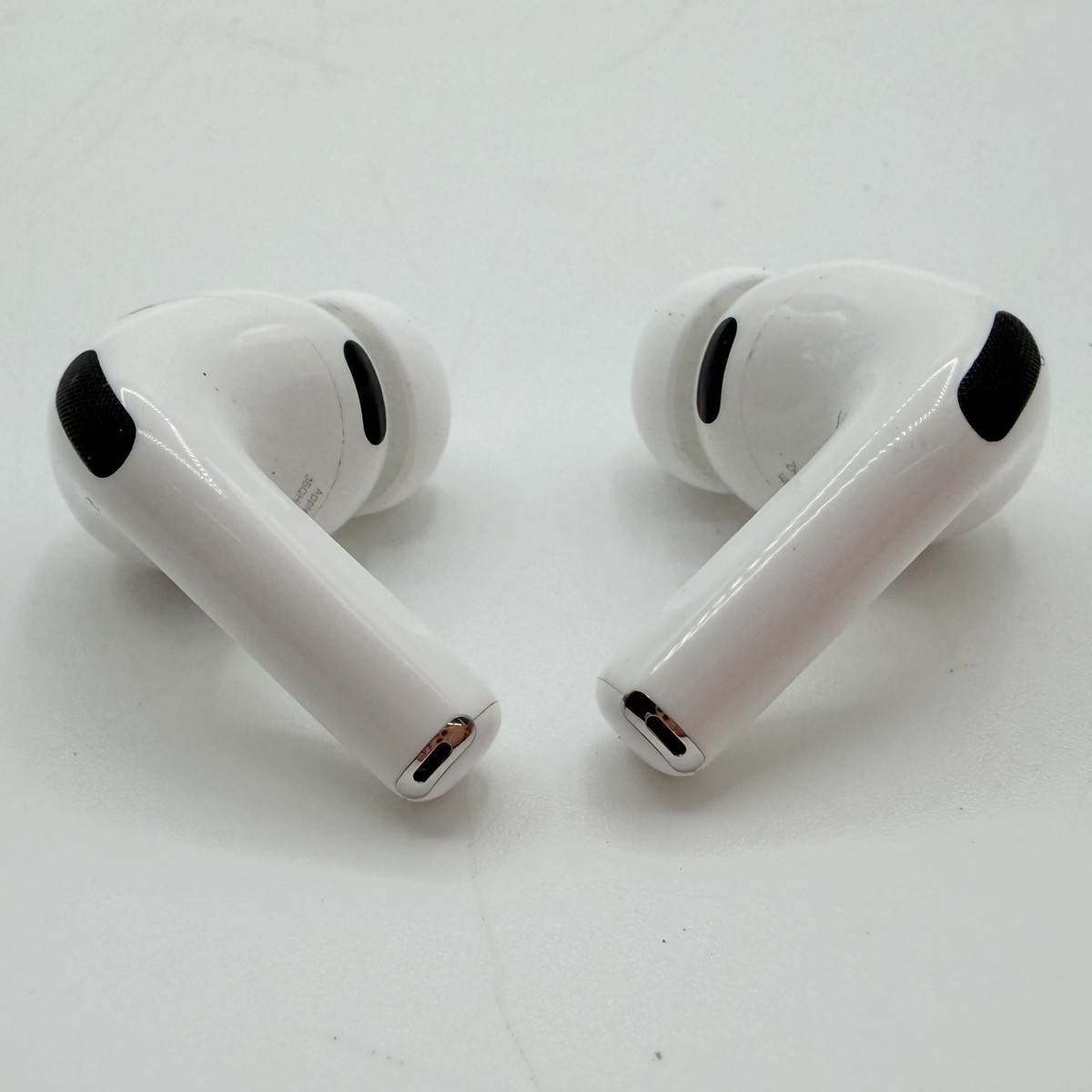 Apple AirPods Pro 3rd Gen with MagSafe Charging Case A3122 (CP1023043)