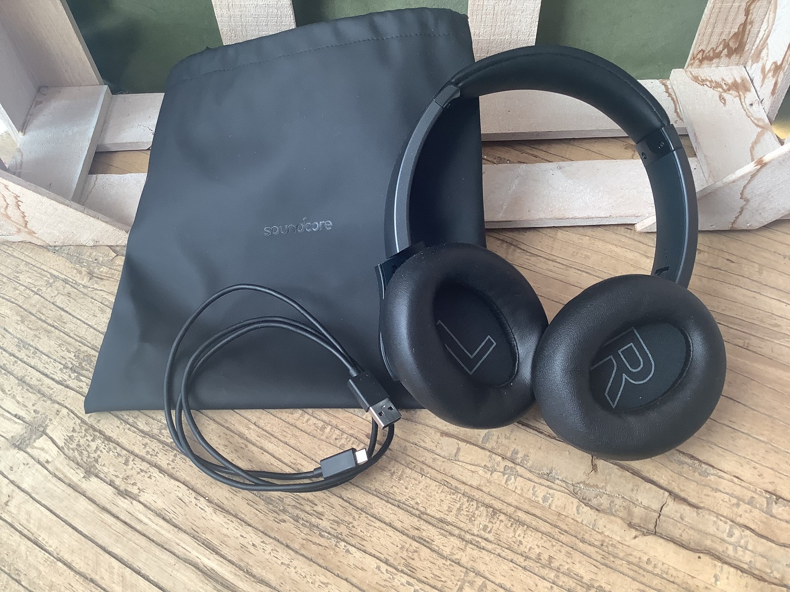 Soundcore by Anker Q20i Hybrid Active Noise Cancelling Headphones, Big Bass