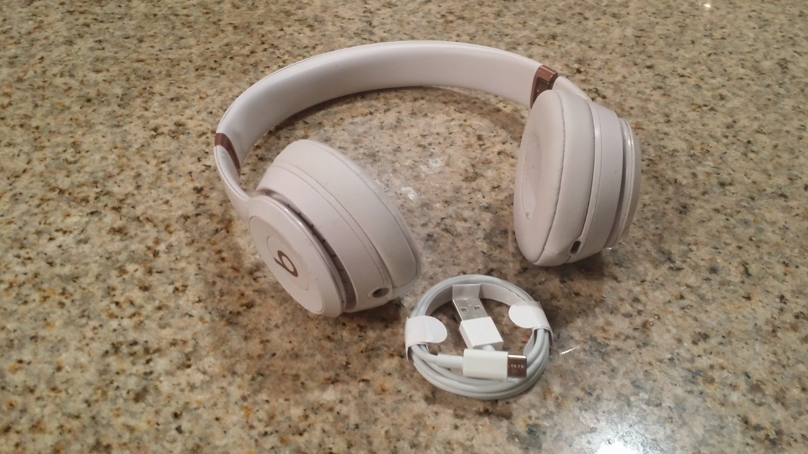 Beats by Dr. Dre Solo 4 – Wireless Bluetooth On-Ear Headphones Saint Gold