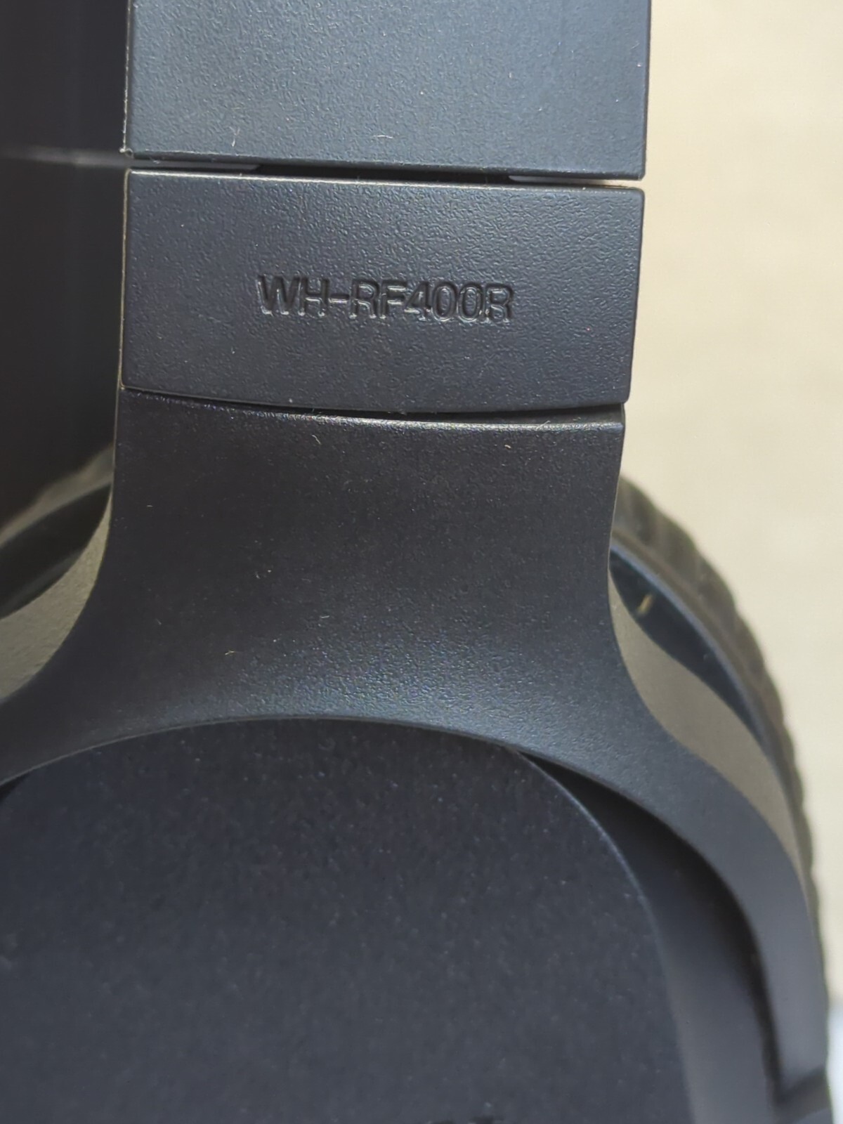 Sony WH-RF400 Wireless Home Theater Headphones Low Use !! w/ Base Cord & Manual
