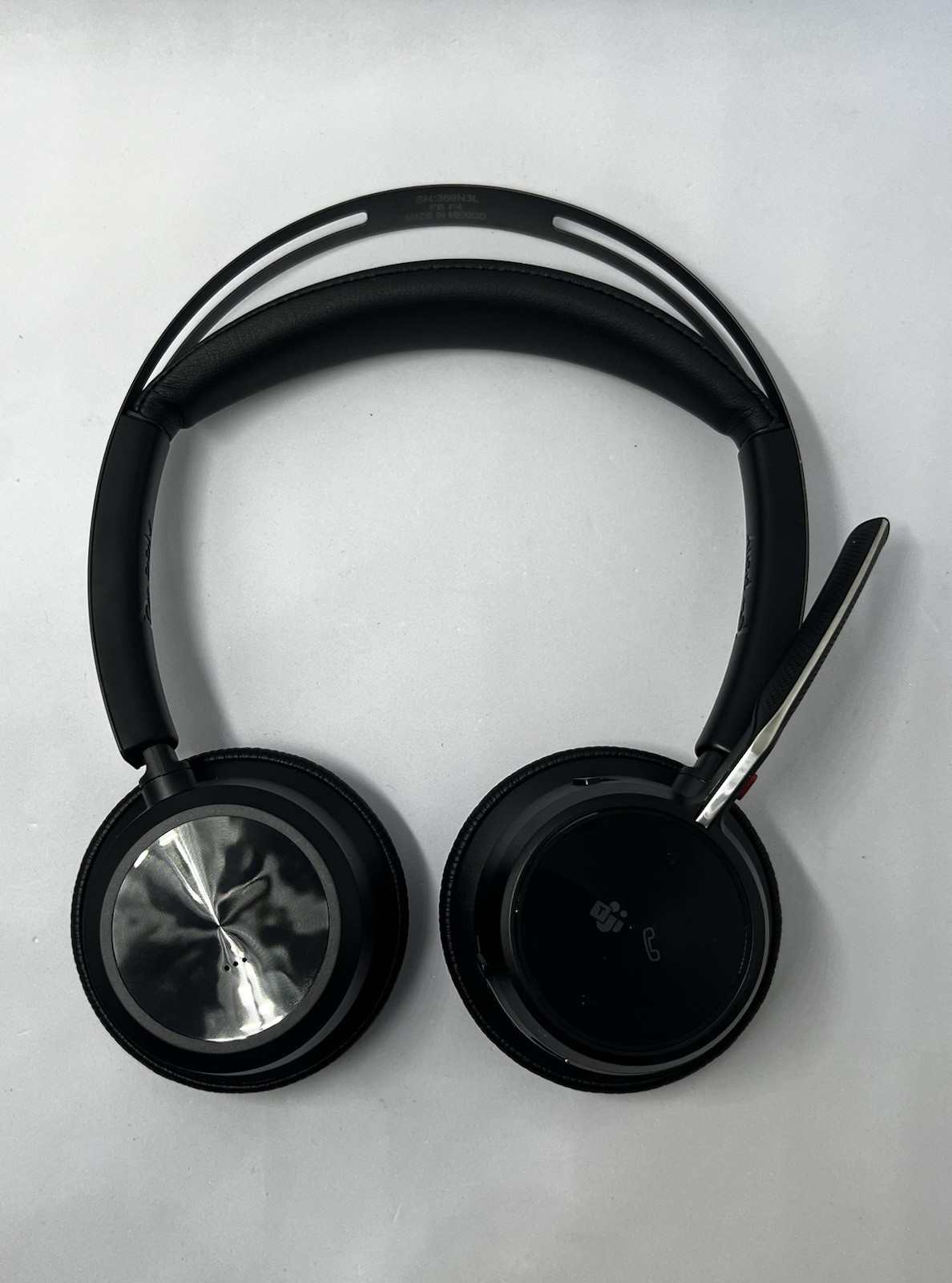 Poly Voyager Focus 2 On-Ear Stereo Headset Black Bluetooth Adjustable Headband