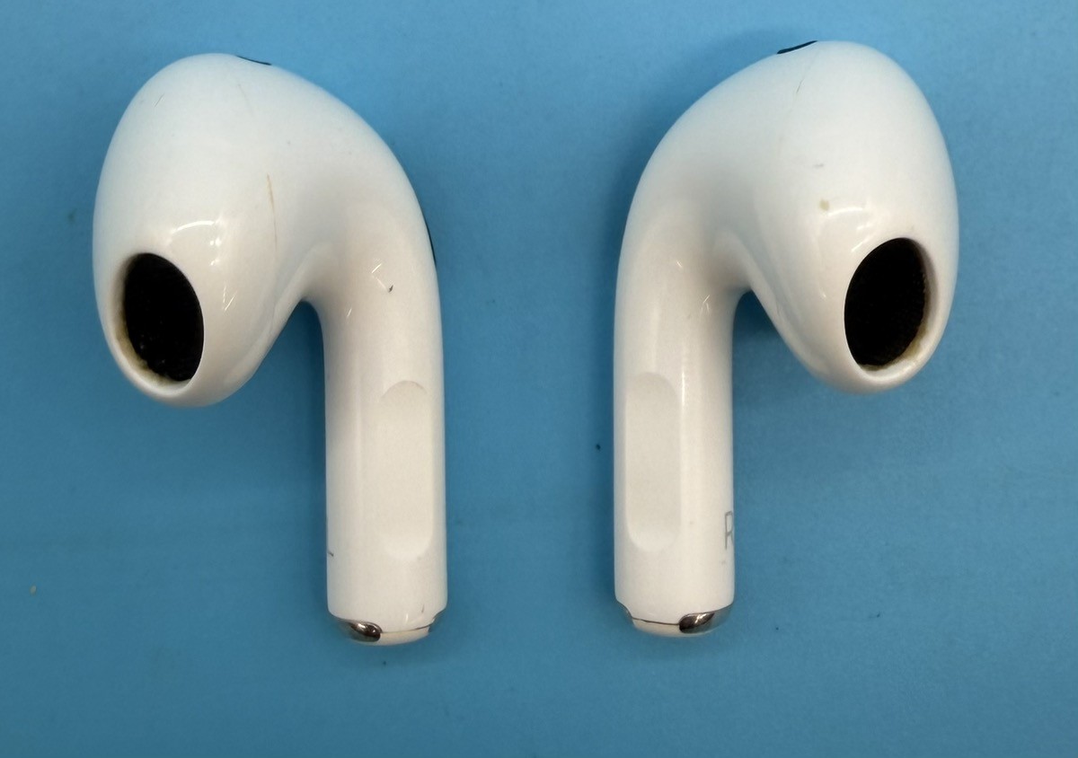 Apple A2566 Airpods Pro 3rd Gen Bluetooth Wireless Earbuds (MAC003609)