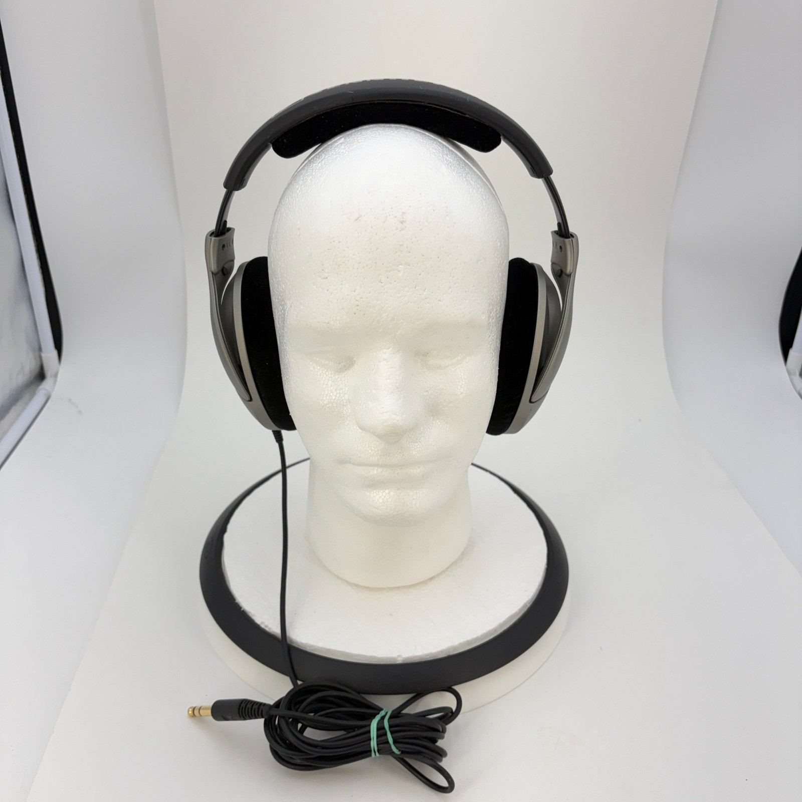 Sennheiser HD 555 Open Back Over Ear Audiophile Wired Headphones Gray Black