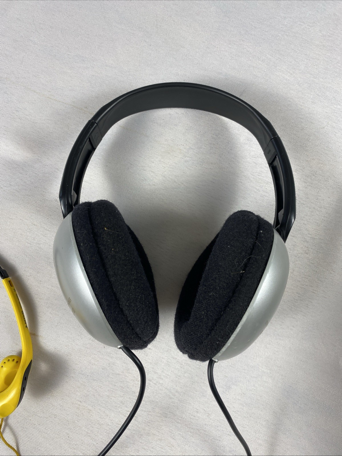 2 As Is VTG Sony Headphones MDR-CD180 MDR-W014