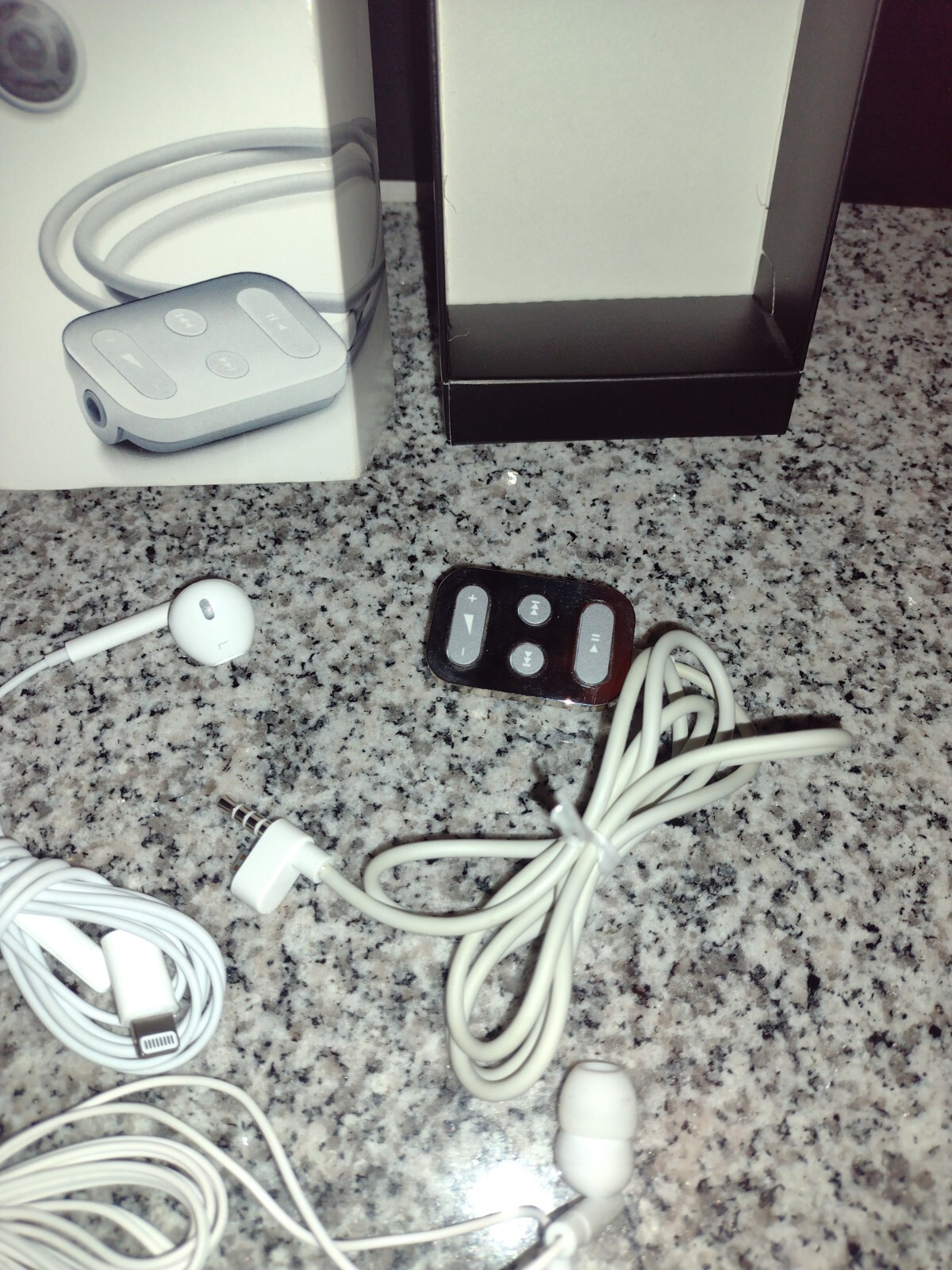 Apple iPod Remote & 2 Pair of Earphones w/Different Style Corded Jacks M9128G/A