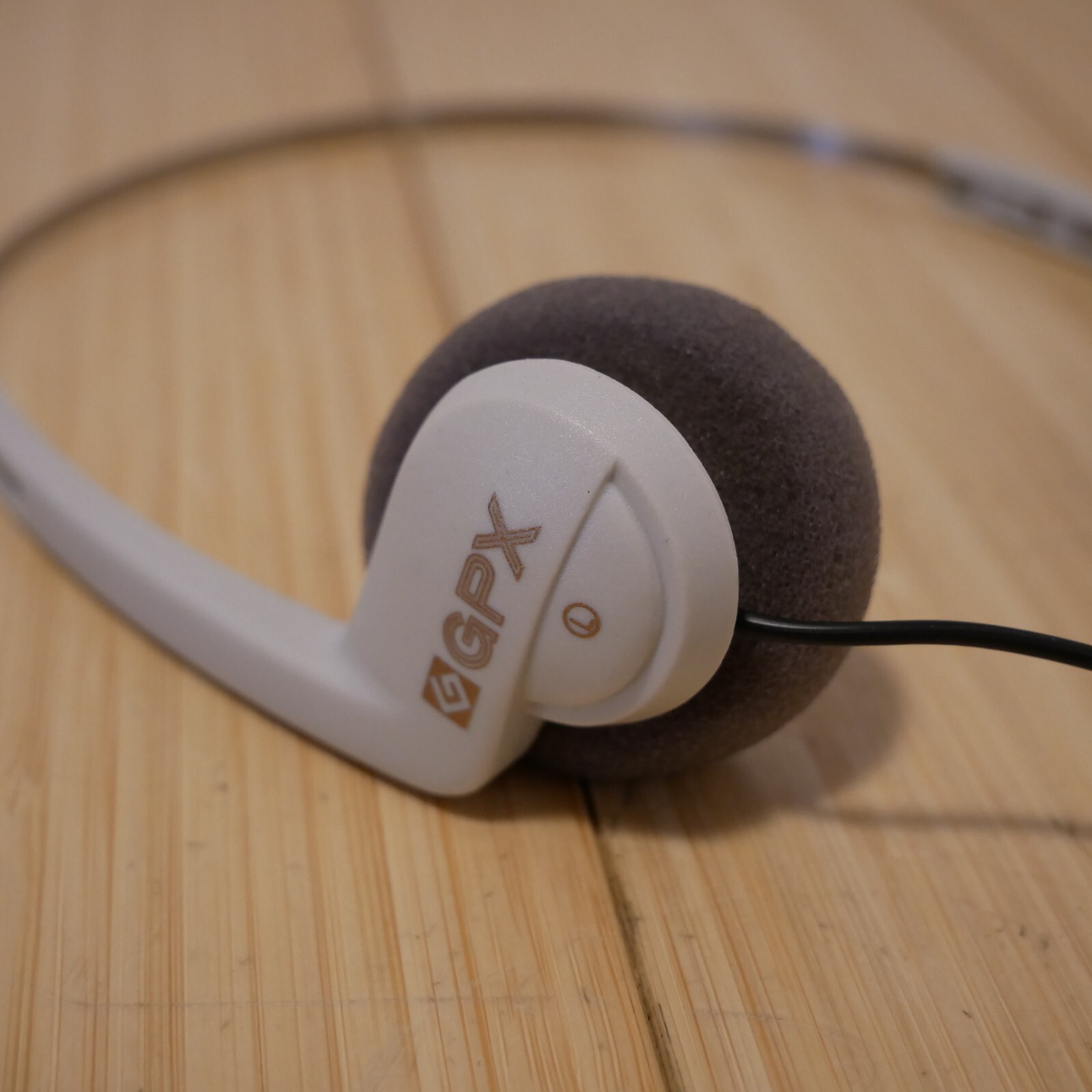 Retro 90s 2000s White Gray GPX Metal Band Headphones Wired – Tested & Working