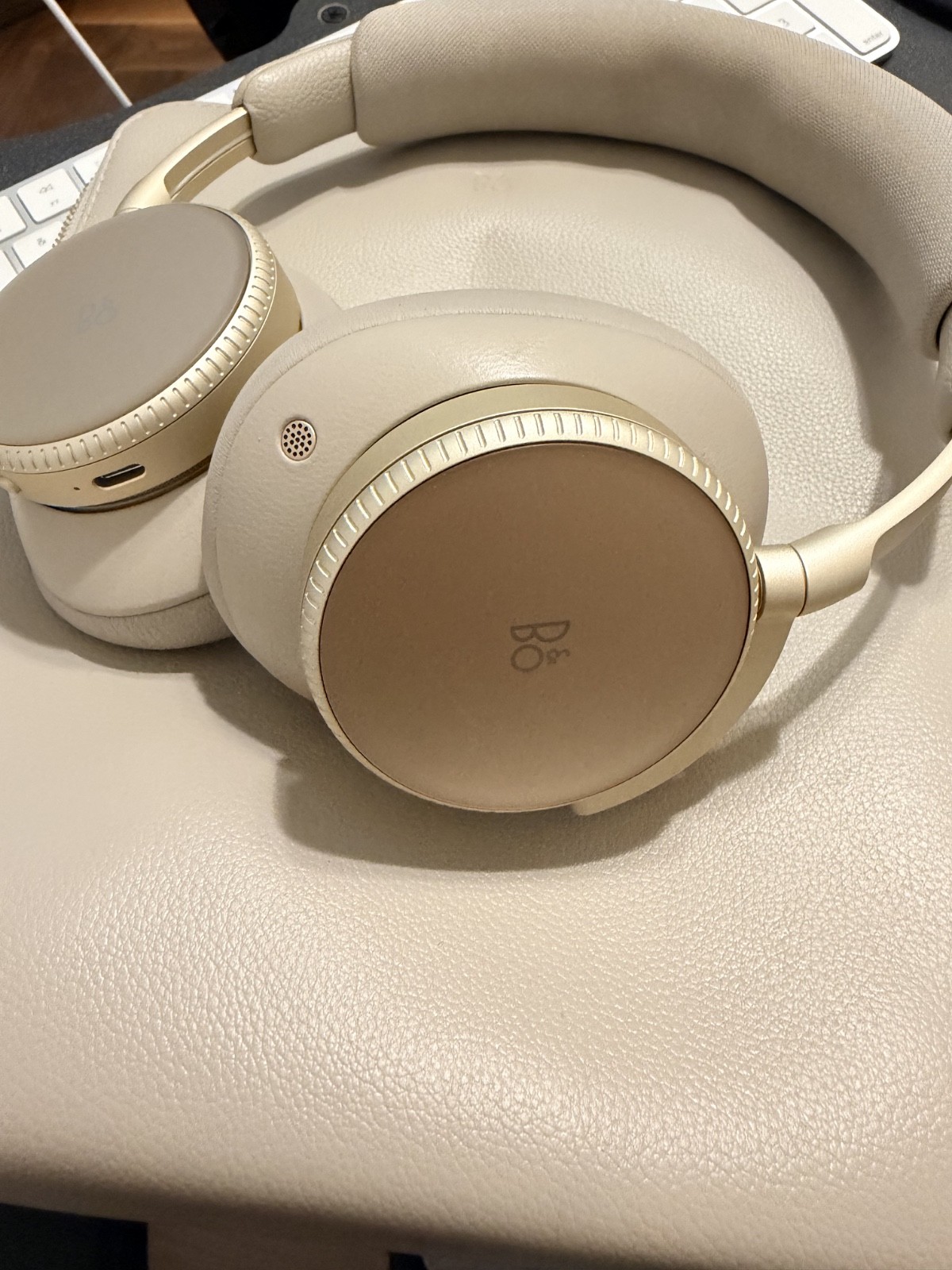 BANG & OLUFSEN Beoplay H100 Hourglass Sand Headphones – Lightly Used