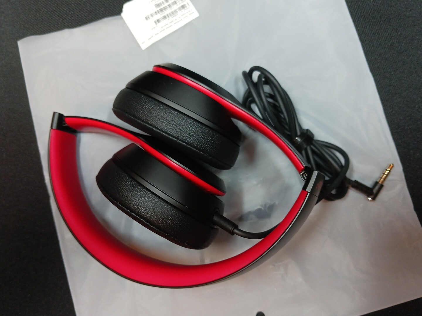 NEW! Beats by Dre Solo3 Wired Headphones Black and Red DEMO VERSION!!! READ!