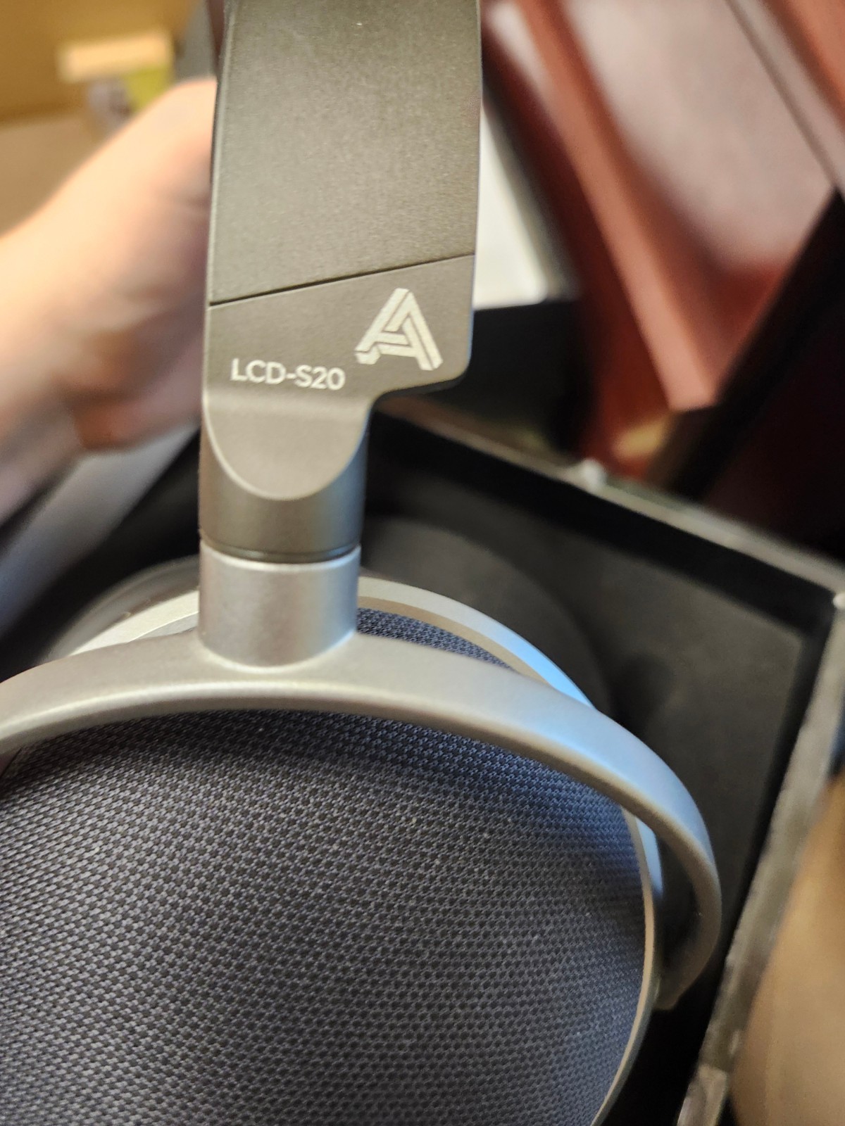Audeze LCD-S20 Closed Back Headphones *No Cords*