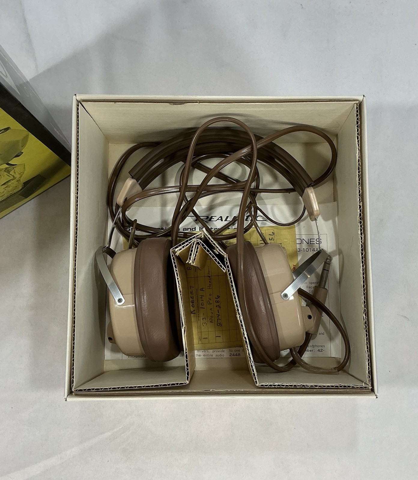 NOS Realistic Nova Pro Vintage Hi-Fi Stereo Headphones Independent Volume w/Box