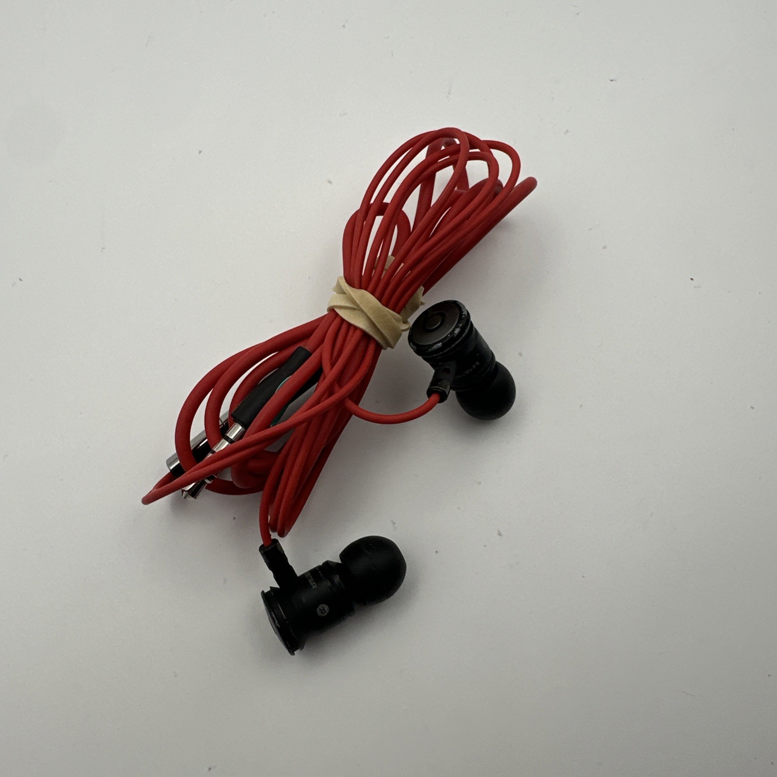 Beats by Dr. Dre urBeats 3.5mm In-Ear Headphones Black Earphones Red