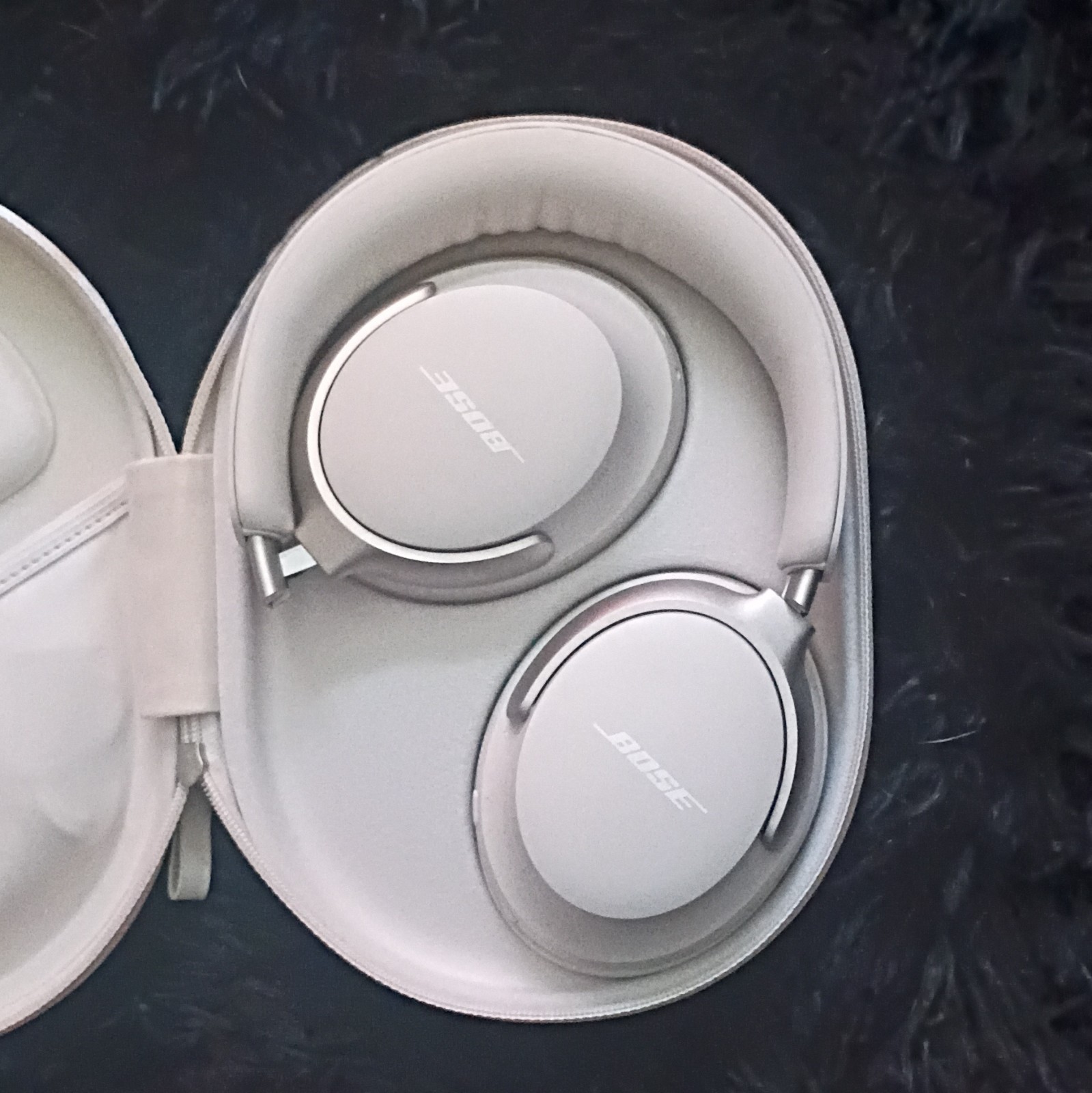 Bose QuietComfort Wireless Noise Cancelling Over-Ear Headphones, White