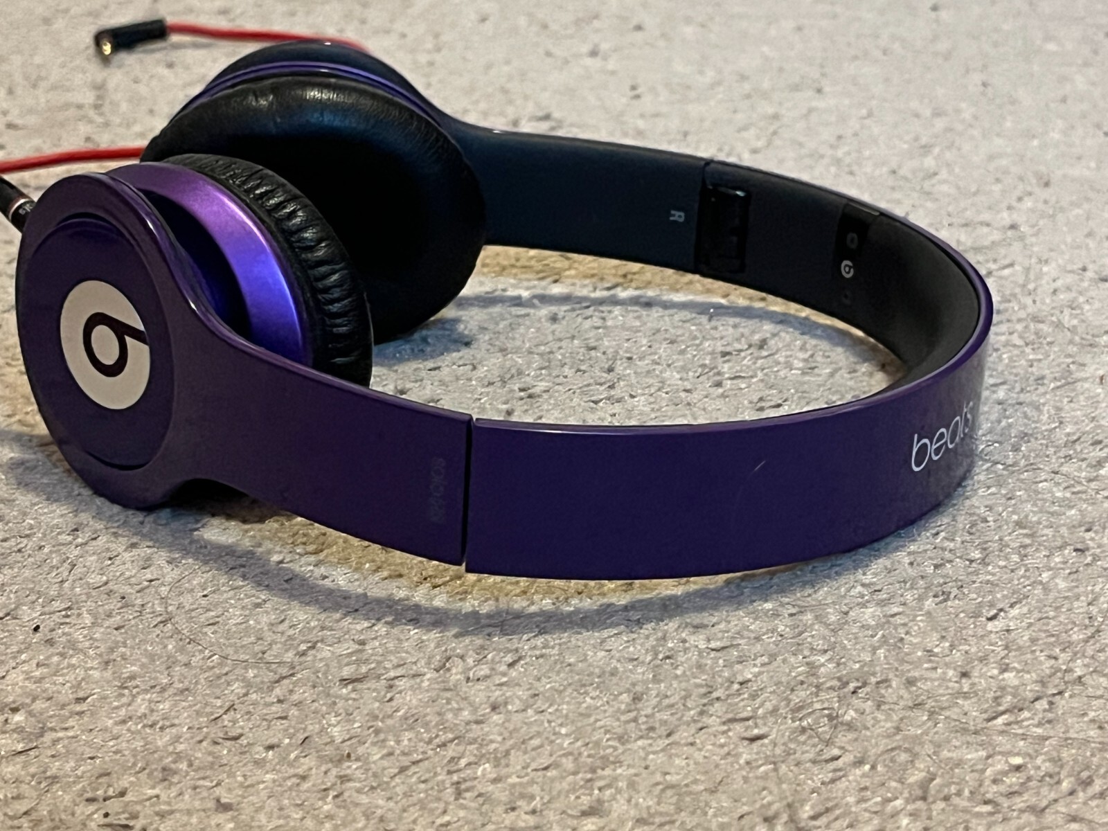beats by dr. dre Purple Headphones with Wire Jack On The Ear Pad Headband Rare