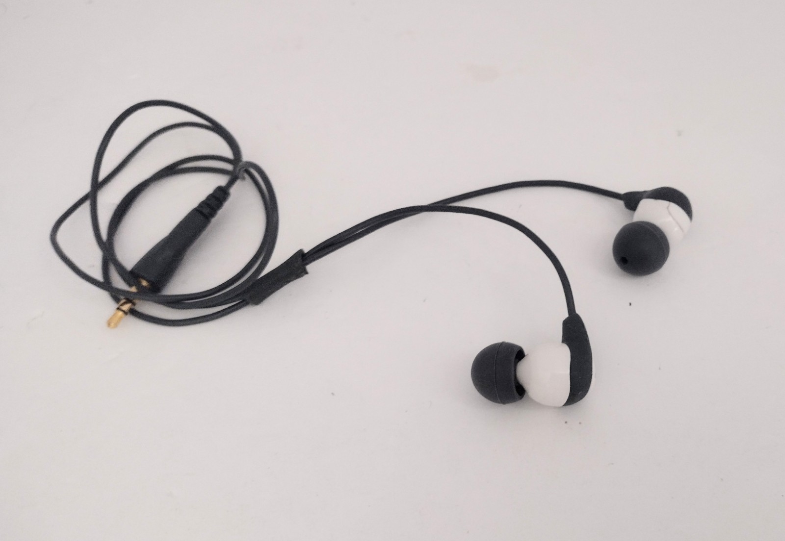 SHURE SE110 Sound Isolation Earphones