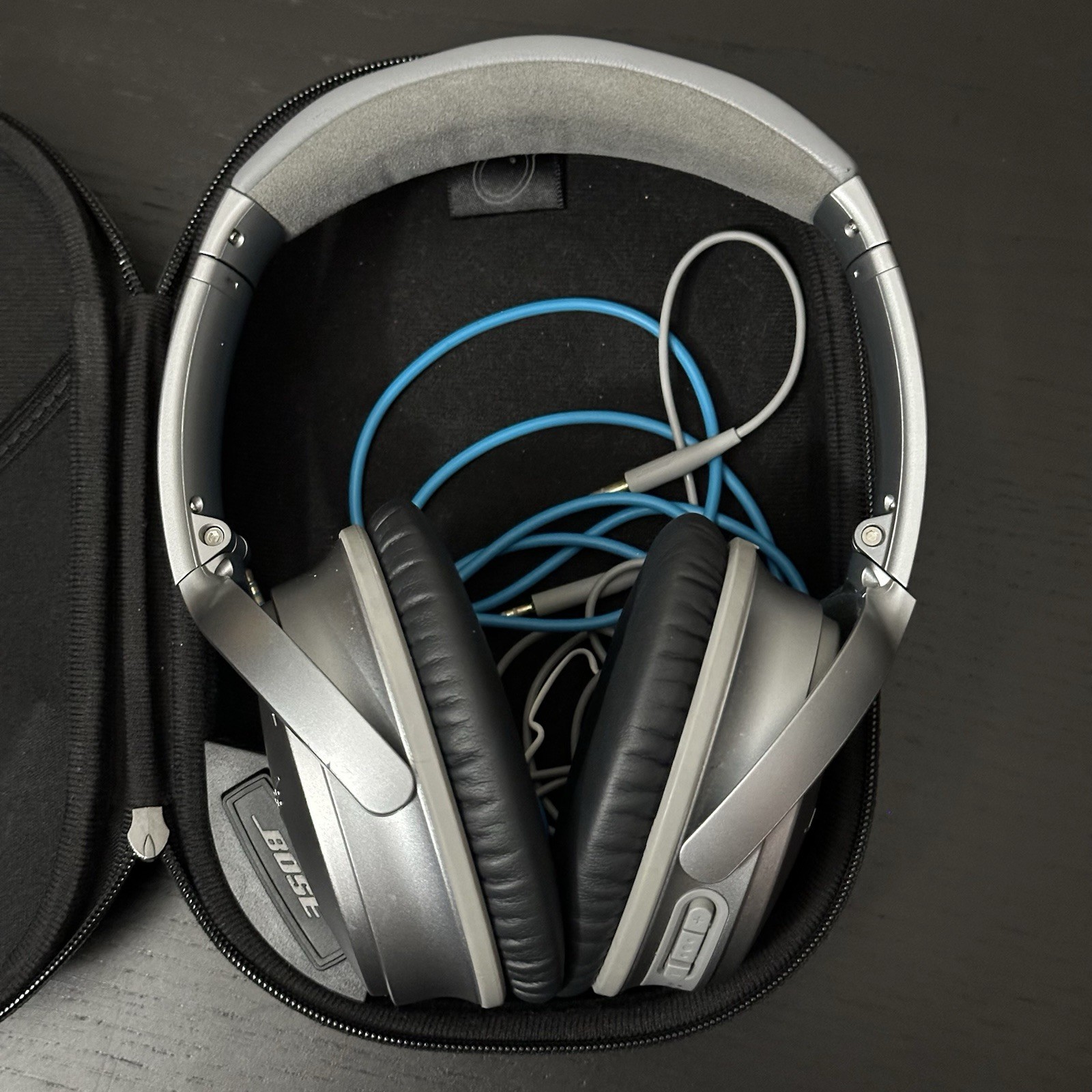 Bose QuietComfort 35 Series II QC35 Wireless Headphones – Silver – With Case