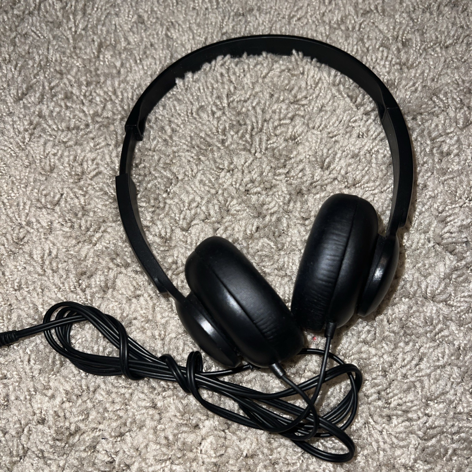 9M ONN On-Ear Headphones with 3.5mm Jack Adjustable headband *BRAND NEW*