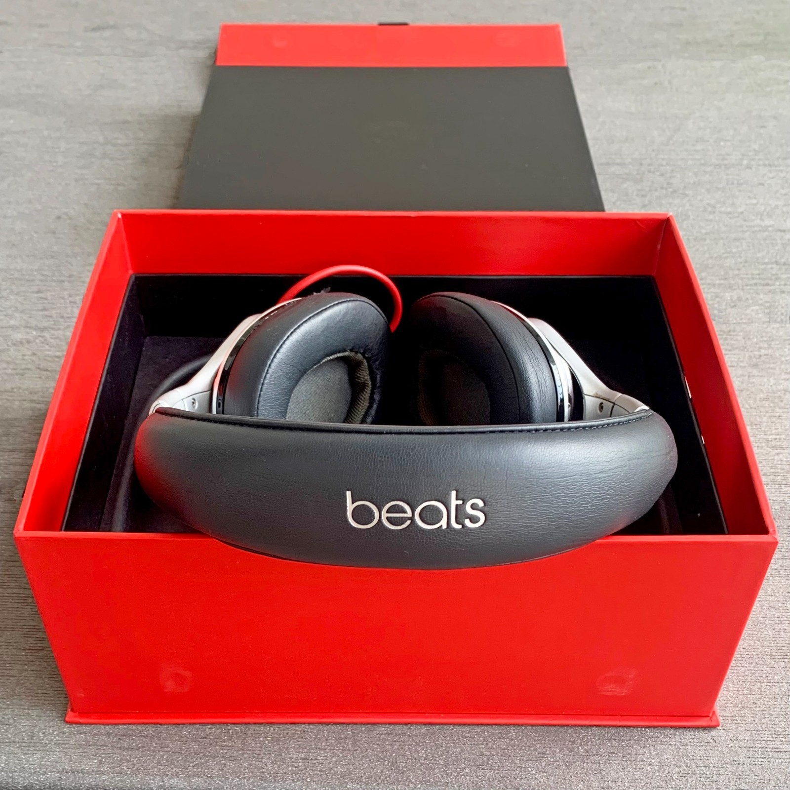 Beats by Dre Executive Over-the-Ear Headphones w/Original Case, Box, Accessories