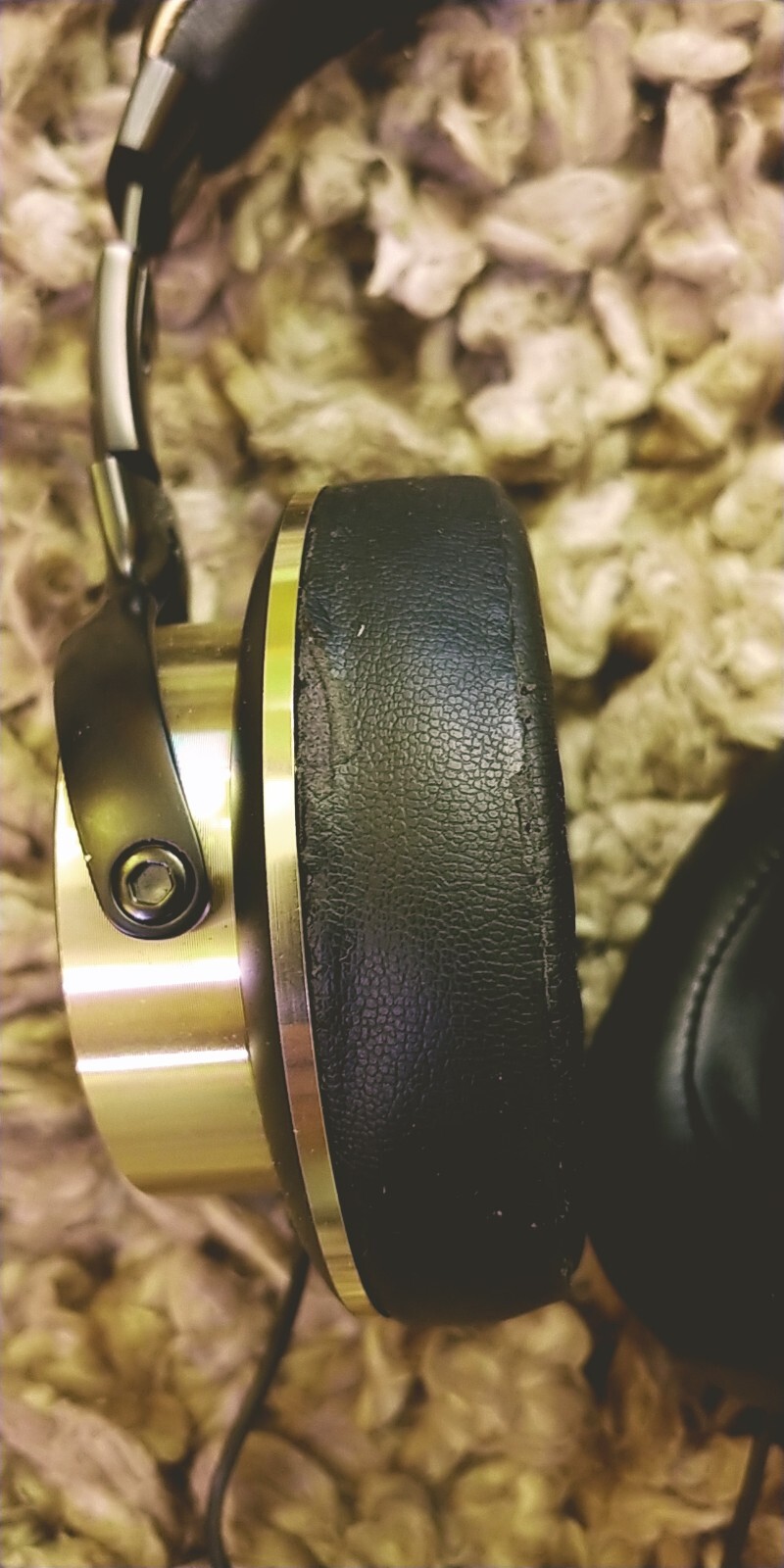 1MORE Triple Driver Over Ear Headphones With Original Box Hardly Used!