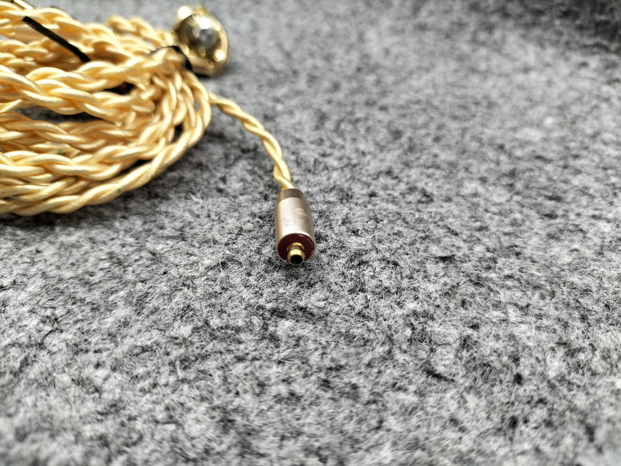Acoustune HS1695TI IEM Gold 4th Gen Myrinx Driver HS1695TI-GLD Earphones Japan