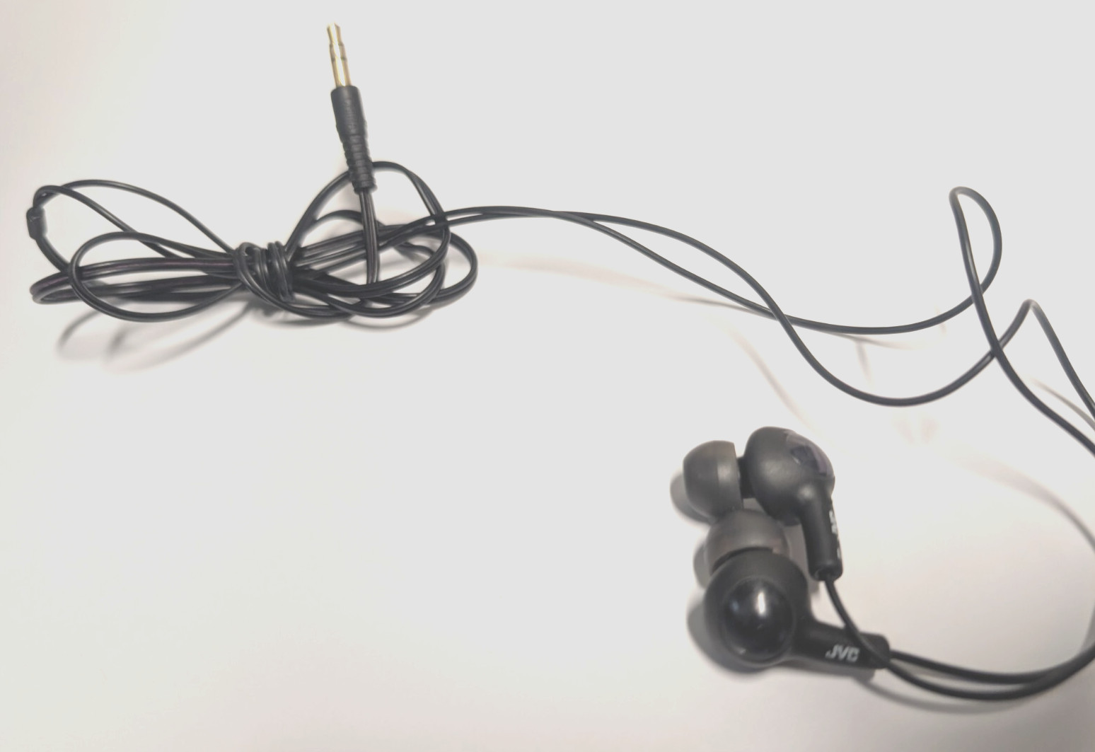 JVC HAFX5B GUMY Plus Earbuds Black In-Ear Headphone – USED TESTED WORKING
