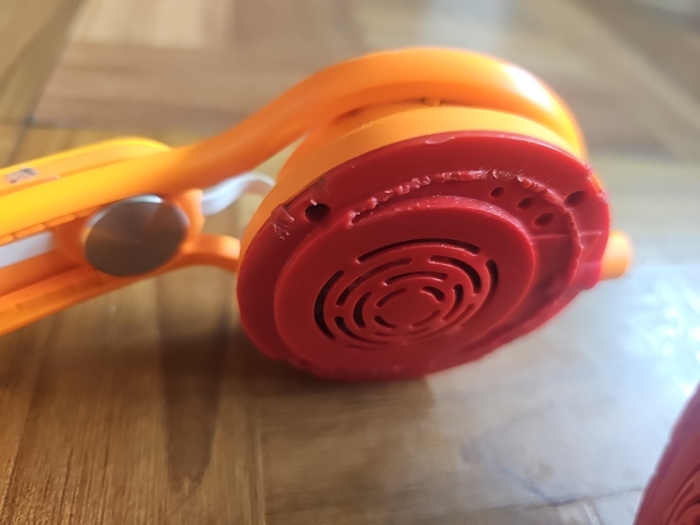 Beats by Dr. Dre Mixr Headphones Orange – Tested Working. Need Earpad & Wire