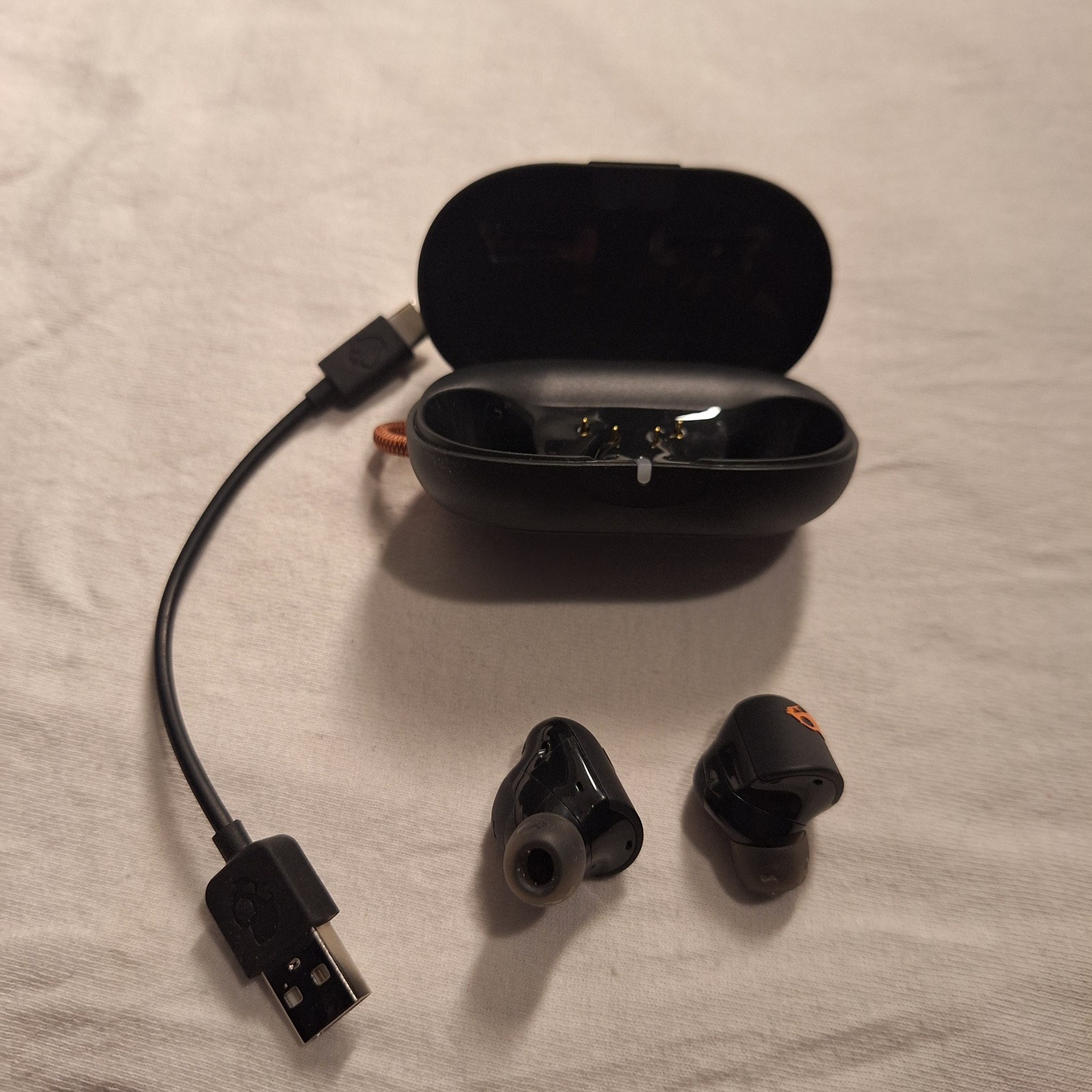 Skullcandy Sesh ANC Noise-Canceling True Wireless Earbuds Black & Orange S2SAW-S