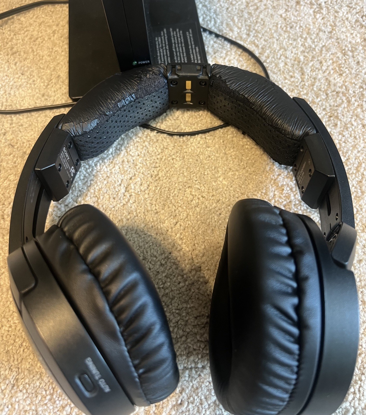 SONY Wireless Headphones MDR-RF985RK & Transmitter Base TMR-RF985R – not tested