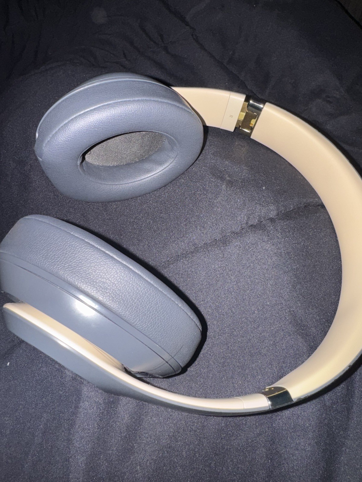 Beats by Dr. Dre Studio3 Black Wireless Bluetooth Over-Ear Headphones ShadowGray