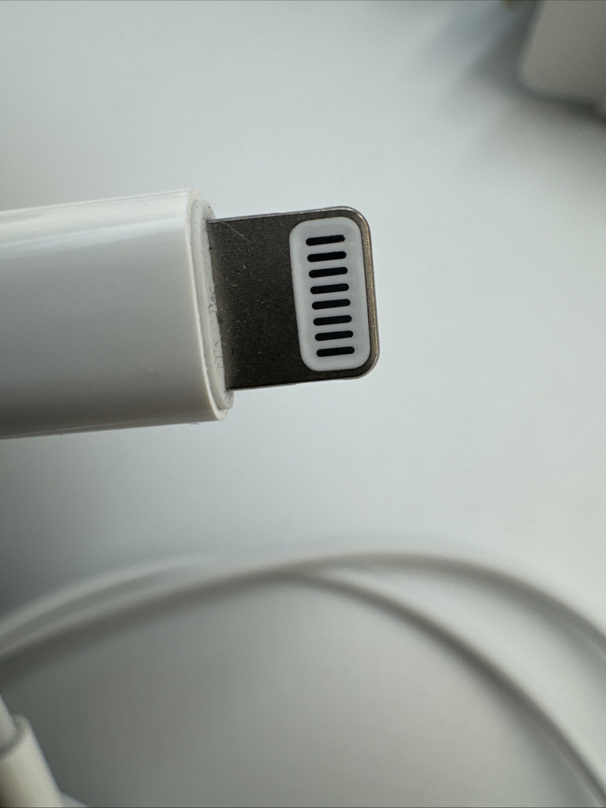 Lot 25 Apple EarPods Lightning A1748 OEM iPhone Headphones Tested Clean