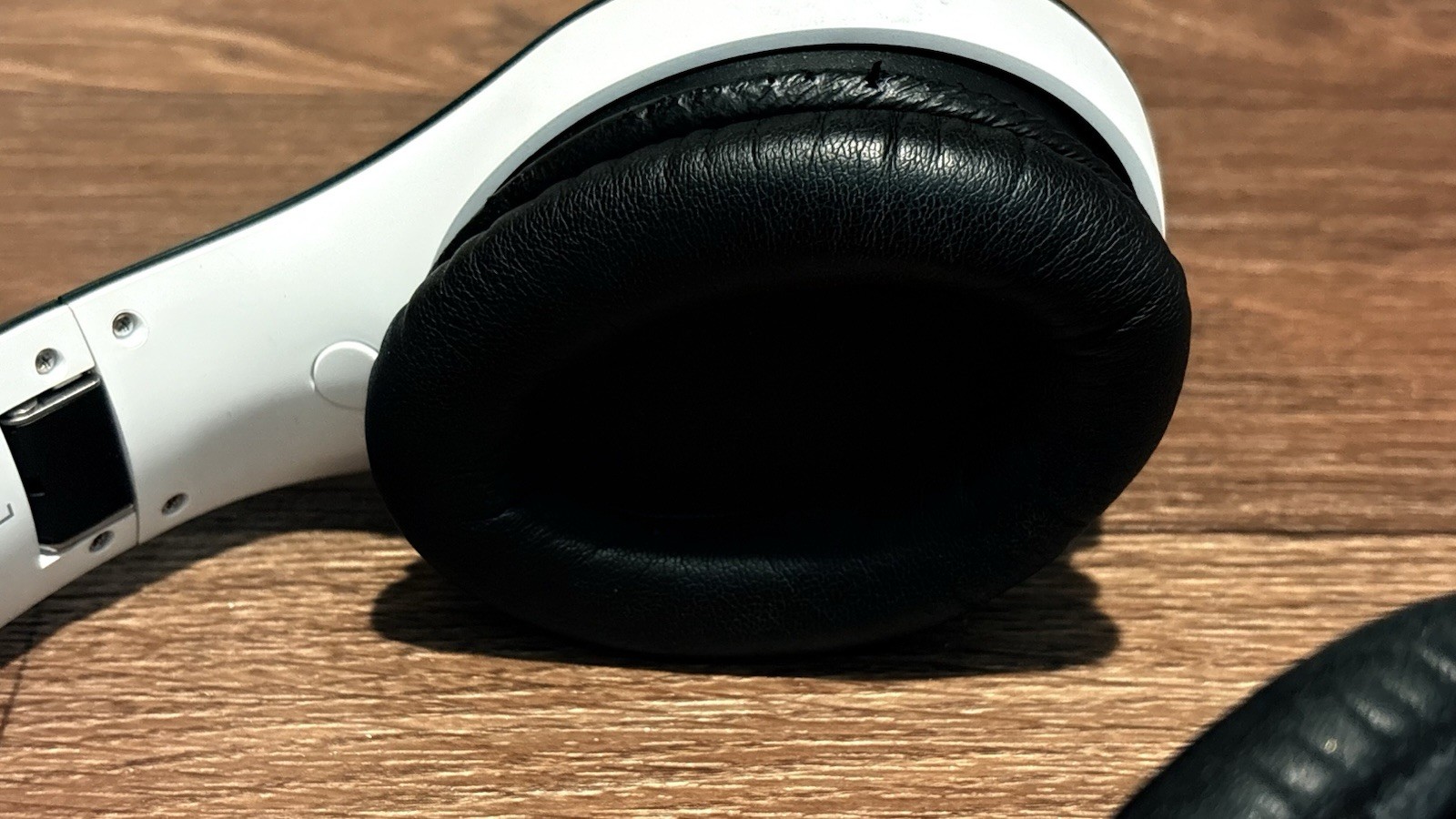 SOUL SL300WB Over-Ear Wired 3.5mm Noise Canceling Headphones Black/White