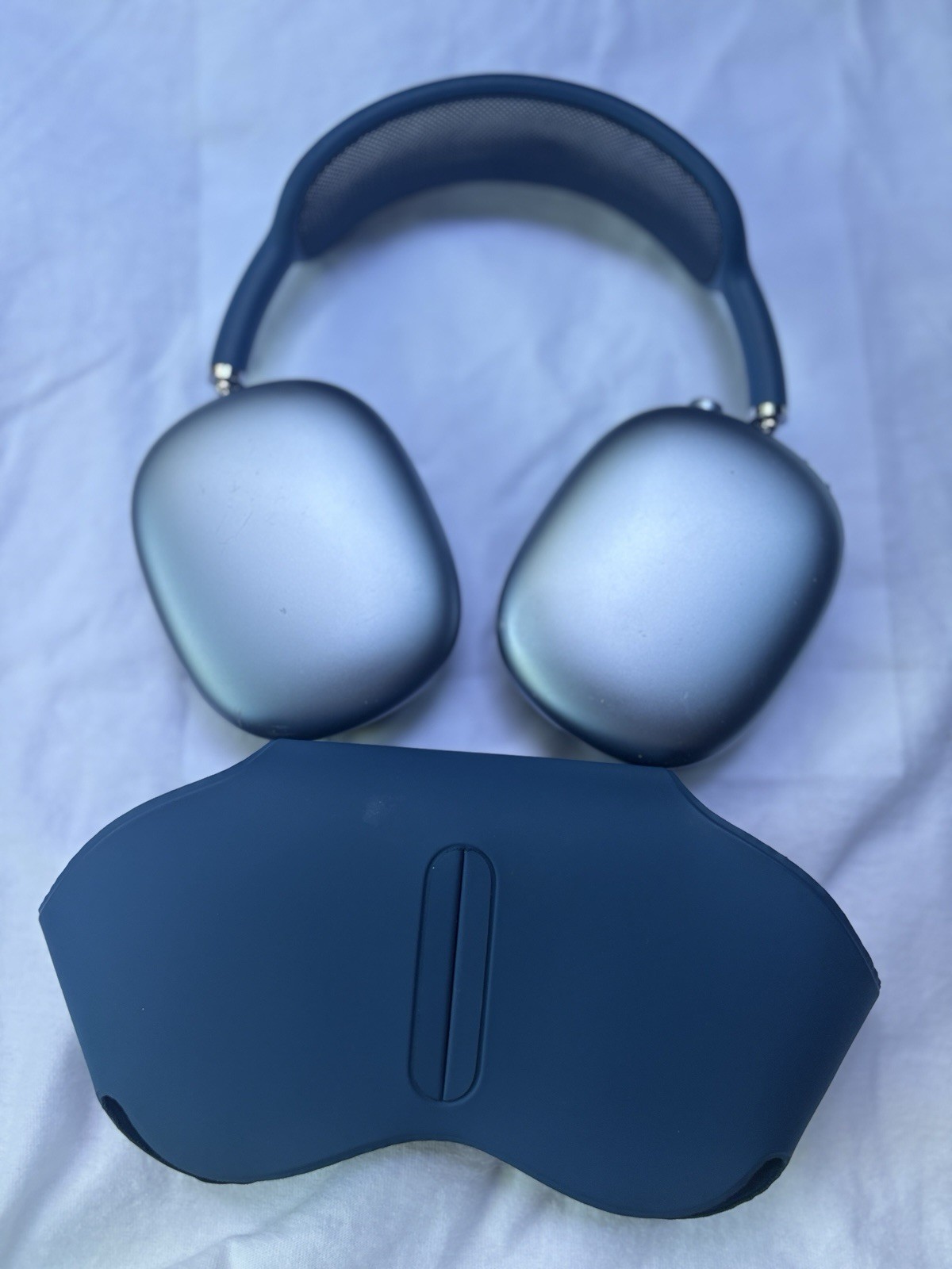 Apple AirPods Max Wireless Over-Ear Headphones Blue Silver Noise Cancellation