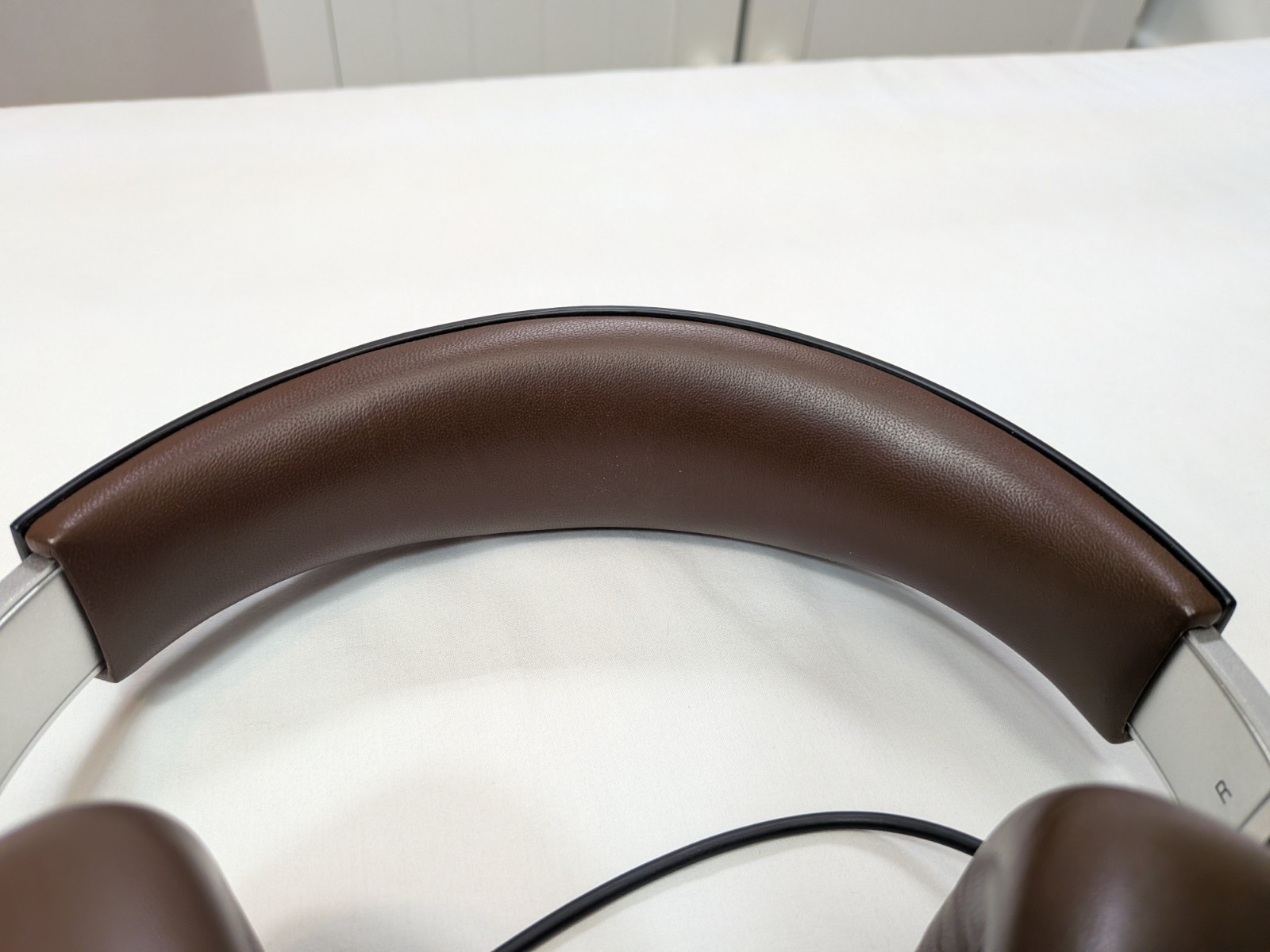 Bowers & Wilkins P9 Signature Headphones with Case – Excellent Condition