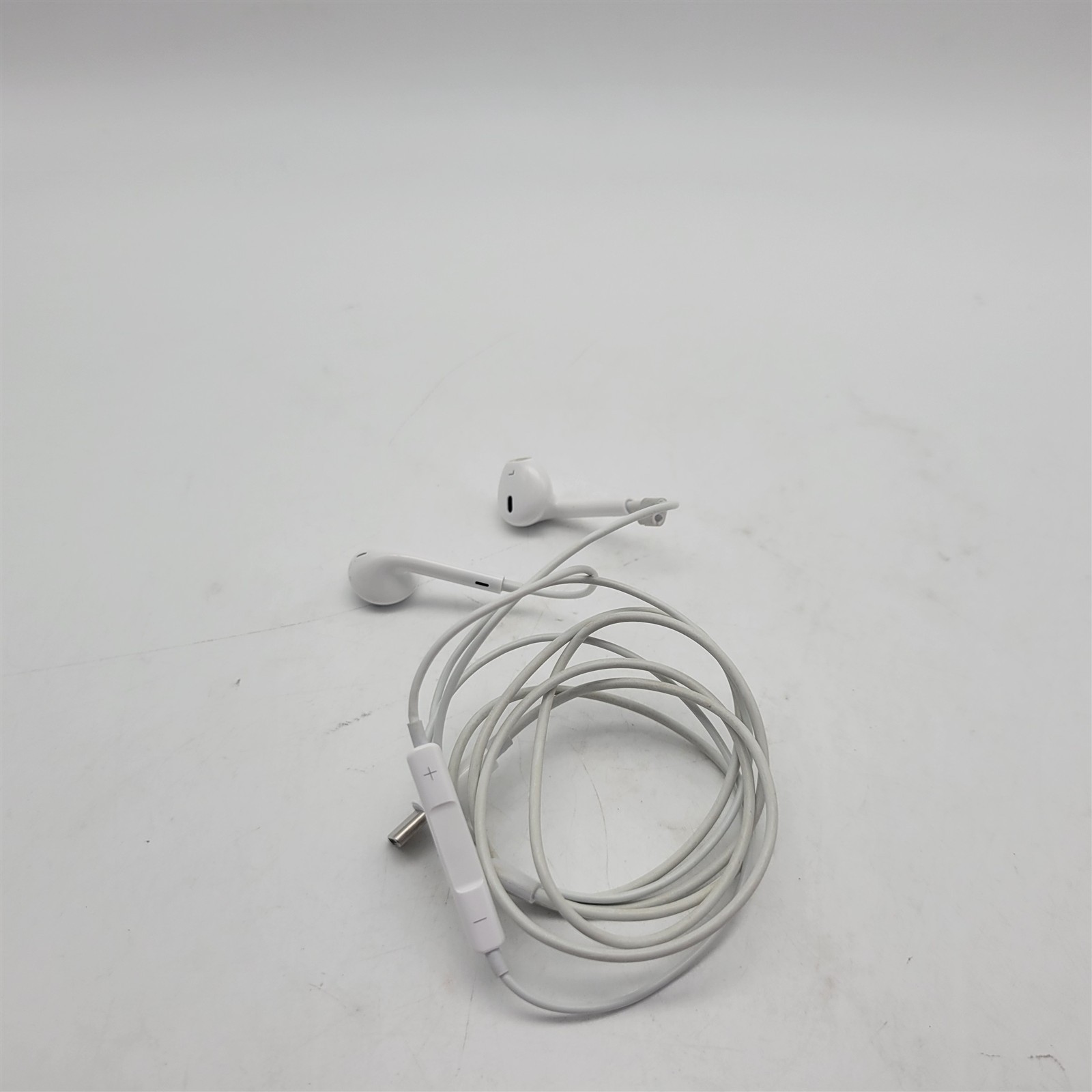Apple EarPods Headphones with USB-C Plug White