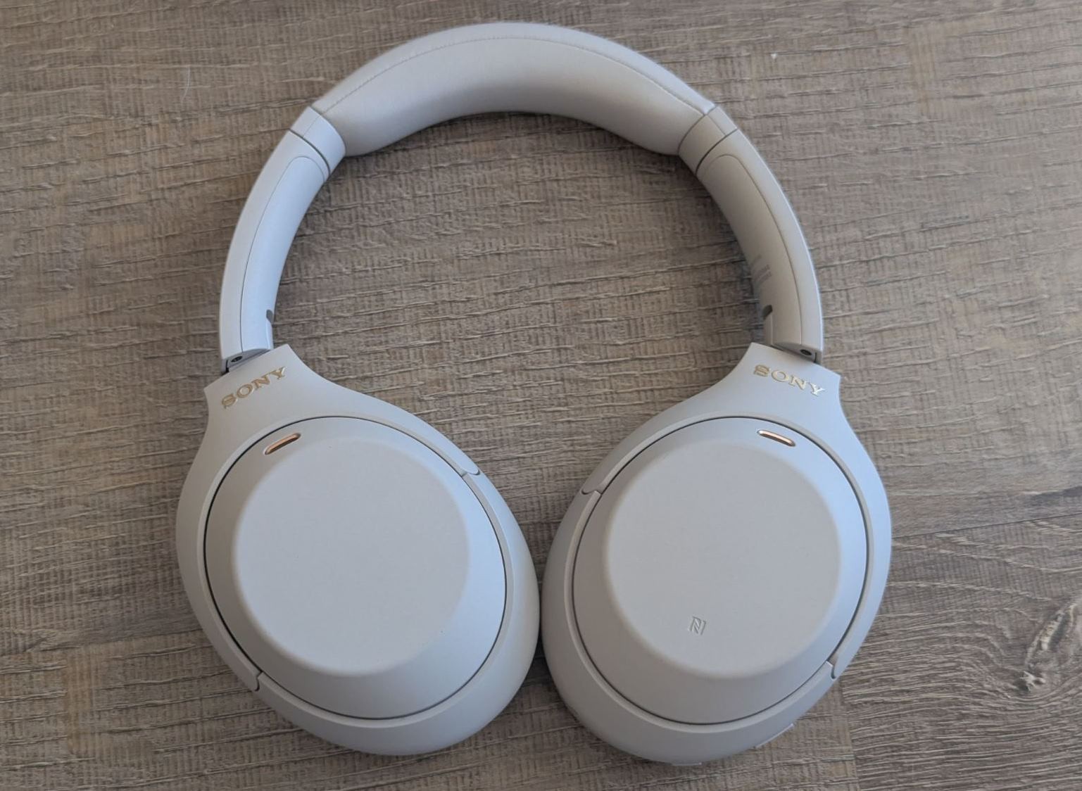 SONY WH-1000XM4 Wireless Noise Canceling Headphones – SILVER #VG