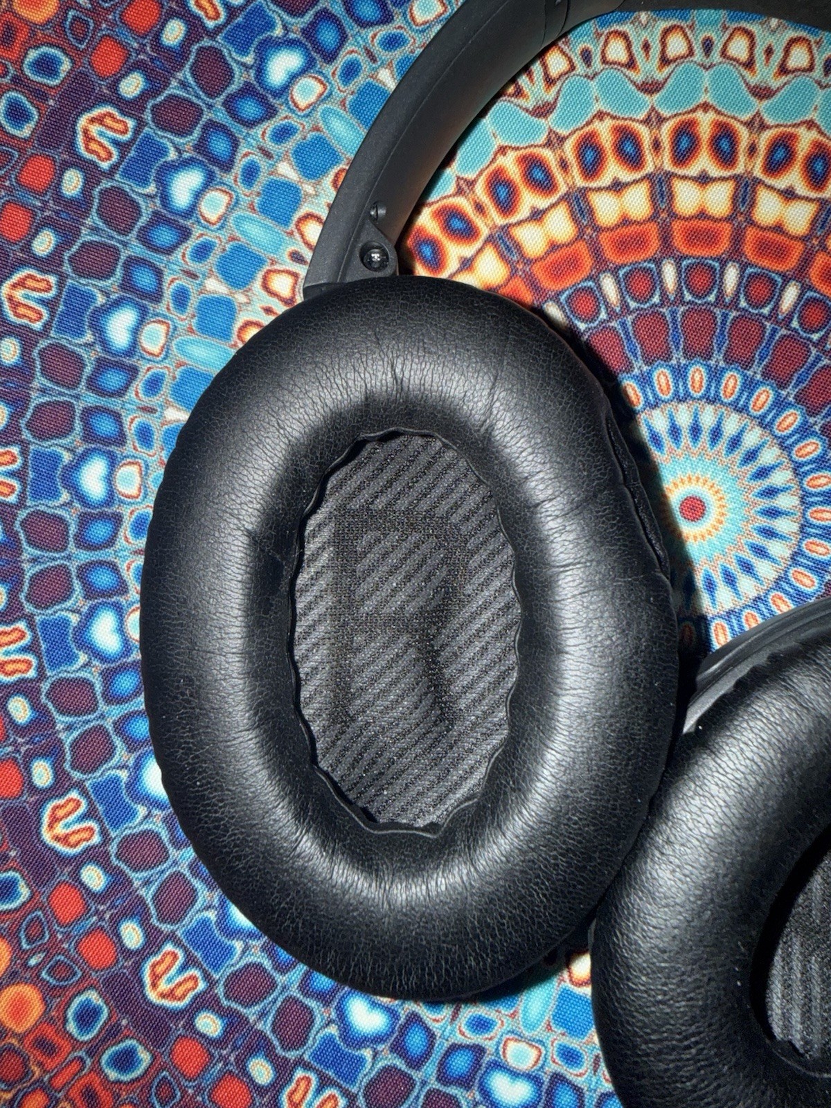 Bose QuietComfort 35 Bluetooth Over-Ear Headphones Black w/Case