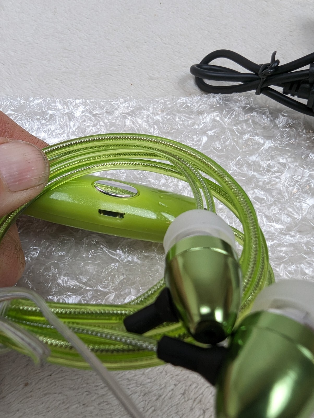 Green Soundlogic Light-Up Stereo Earbuds w/Mic Hands-free Calls Tangle Free 3.5