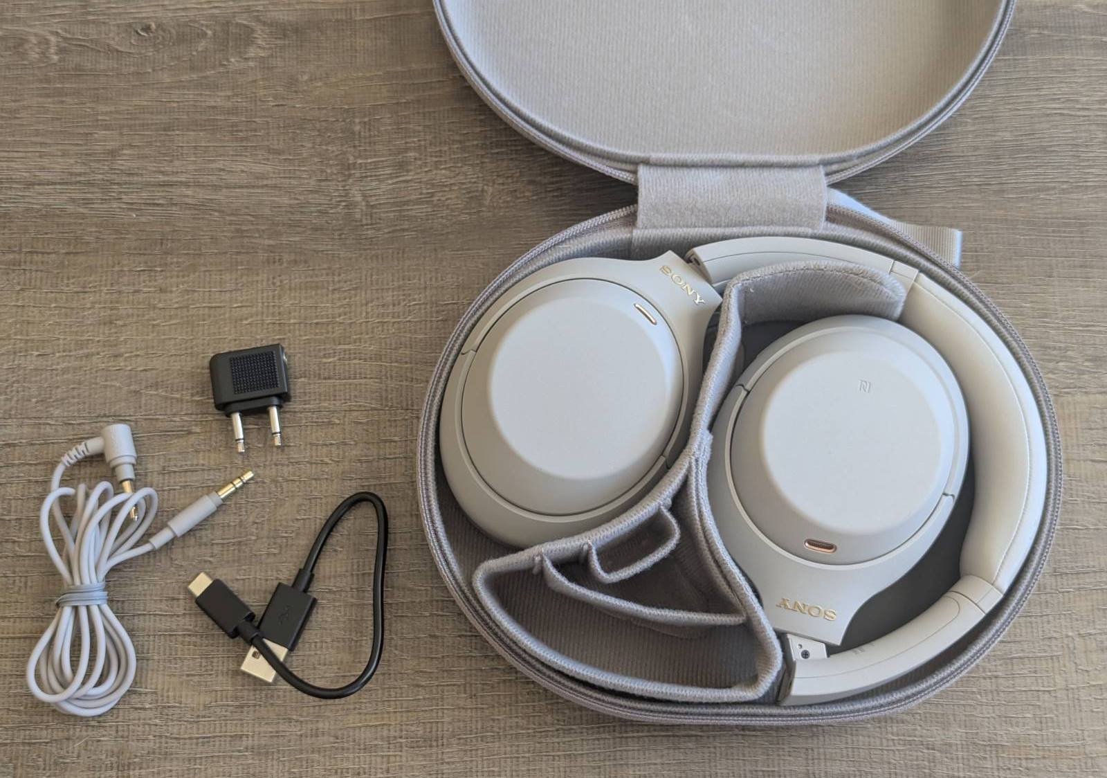 SONY WH-1000XM4 Wireless Noise Canceling Headphones – SILVER #VG