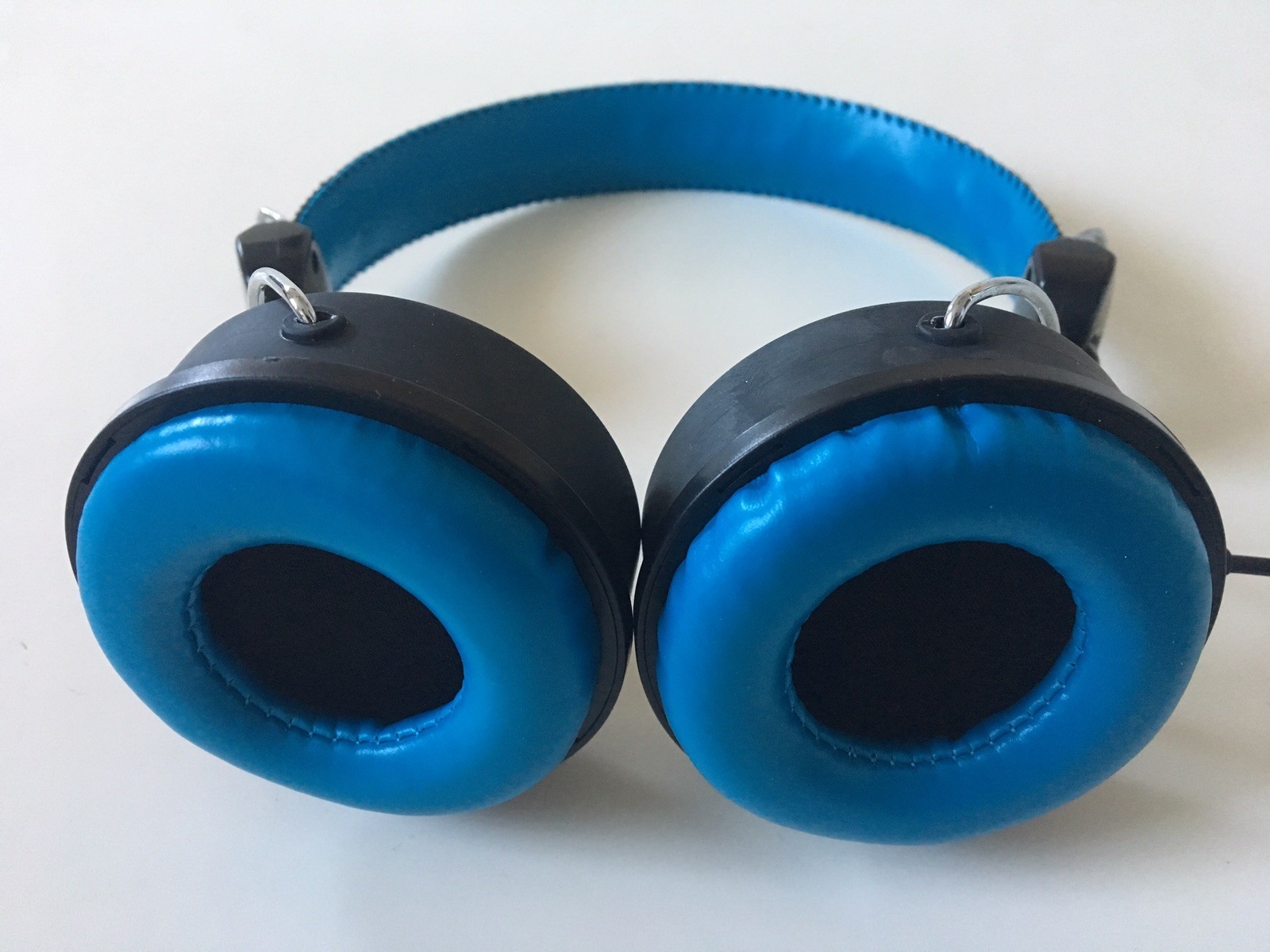 Aeropostale Over the Ear Headphones Wired Assorted Colors Blue White Purple New!
