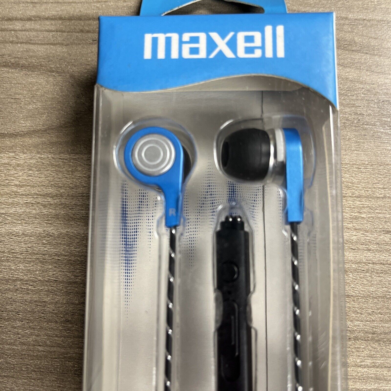 Maxell Bass 13 Metallic Earbuds Built In Mic Volume Control Blue Deep Rich Bass