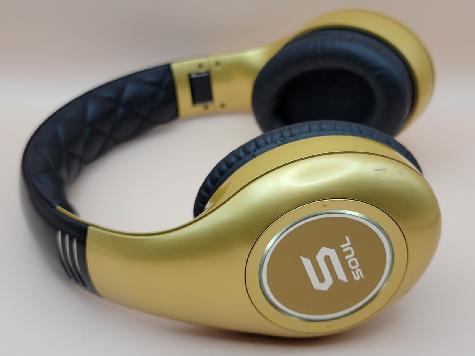 Soul by Ludacris SL300 Hi-Definition Headphones – Gold/Black [Tested] (No Cable)