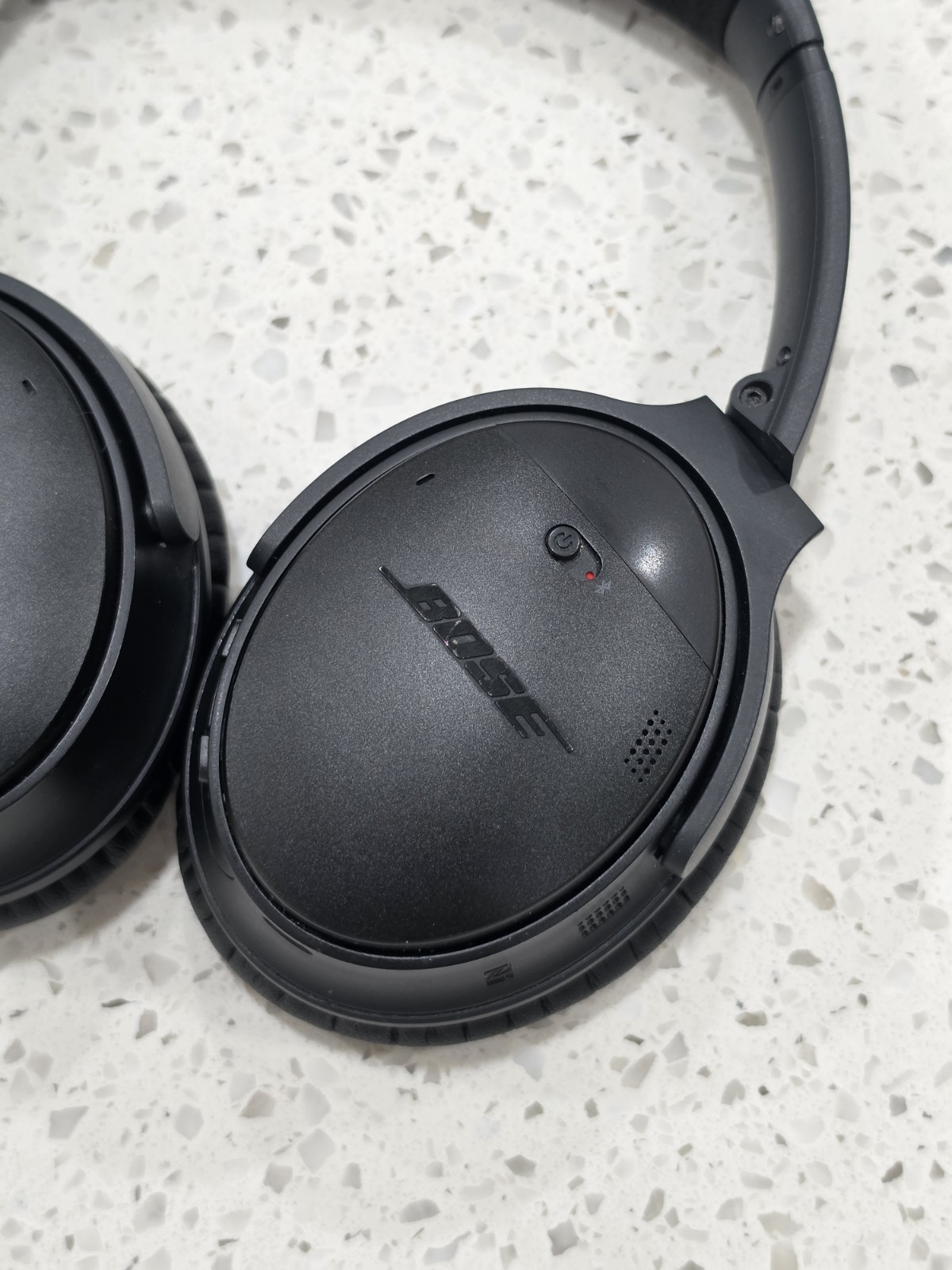 Bose QuietComfort 35 Wireless Noise-Cancelling Headphones – Black