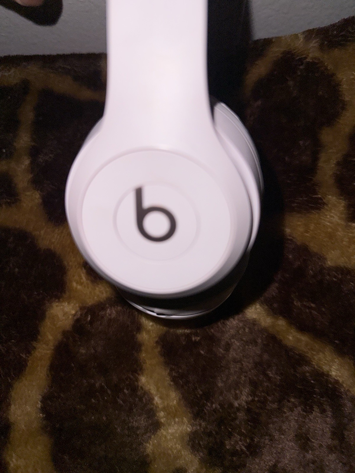 Beats Solo 4 Bluetooth Wireless On-Ear Headphones – Cloud Pink