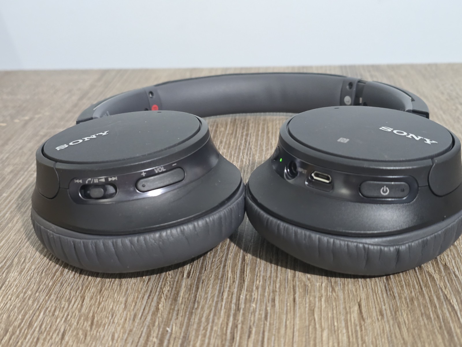Sony Wireless Over the Ear Noise Canceling Headphones WH-CH700N Headphones