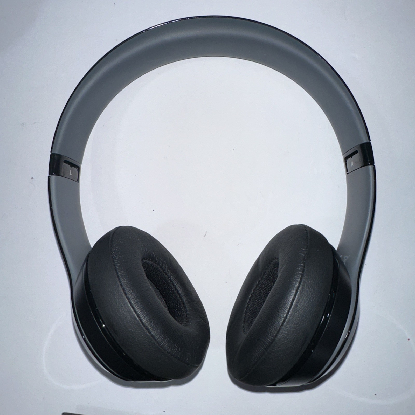Beats by Dr. Dre Solo 2 Wired Headphones – Black Open Box brand new